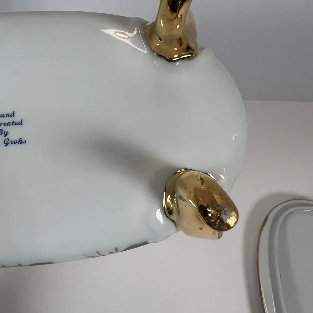 Porcelain Trinket Box With Gold Gilded Feet Oval Shaped With‎ Hand Painted Roses